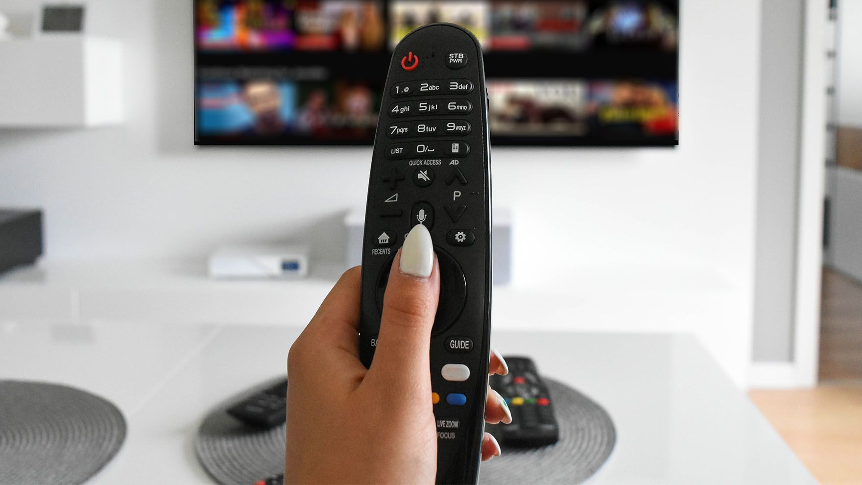 Nuotoliniai televizorių valdymo pulteliai: kuo jie skiriasi ir kokias funkcijas atlieka? | BITĖ